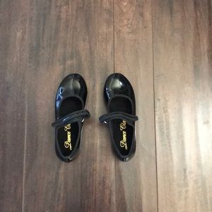 Girls tap shoes